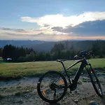 Tesak-cernava Konukevi