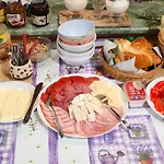 Tesak-cernava Konukevi *