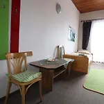 Tesak-cernava Konukevi