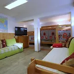 Konukevi Tesak-cernava Chvalčov