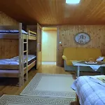 Konukevi Tesak-cernava *