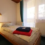 Tesak-cernava Konukevi *