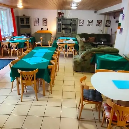 Tesak-cernava Guest house *