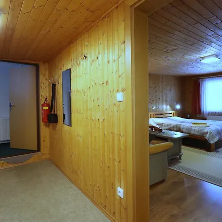 Tesak-cernava Guest house Chvalcov