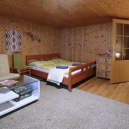 Tesak-cernava Guest house Chvalcov