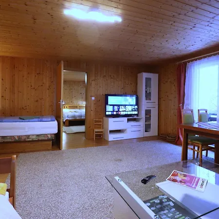 Guest house Tesak-cernava Chvalcov