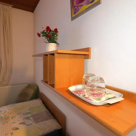Tesak-cernava Chvalcov