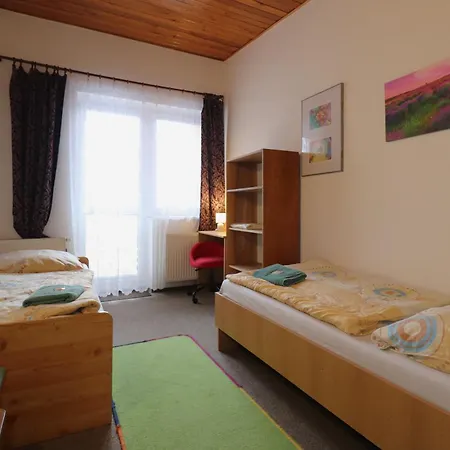 Tesák-čerňava