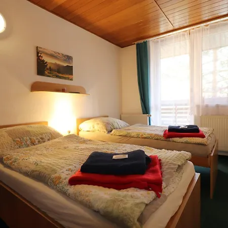 Tesak-cernava Guest house Chvalcov