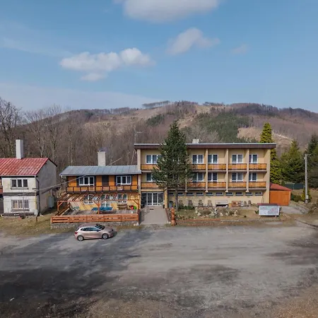 Konukevi Tesak-cernava