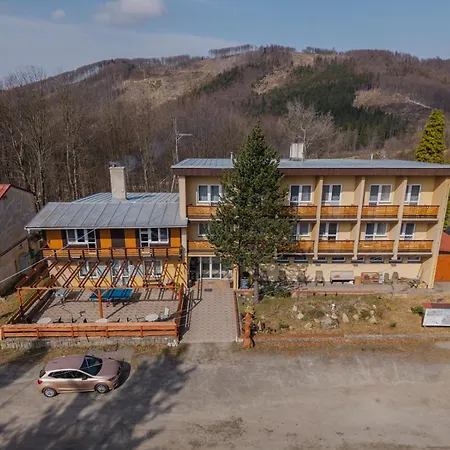 Tesak-cernava Guest house *