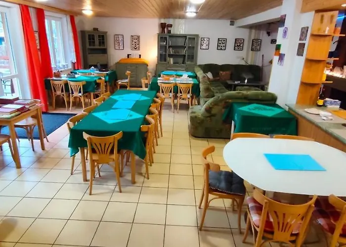 Tesak-cernava Guest house *