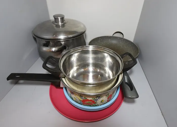 Tesak-cernava ゲストハウス *