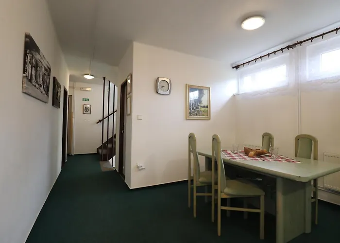 Guest house Tesak-cernava Chvalcov