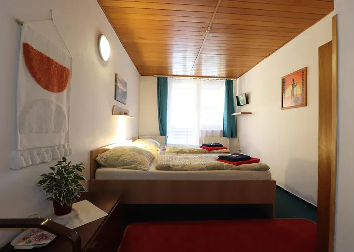 Tesak-cernava Chvalčov